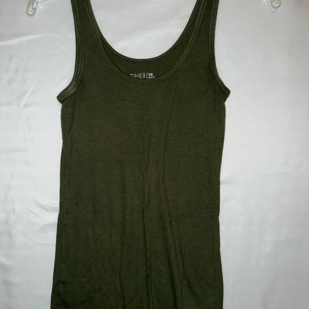 Time and Tru Green Fitted Sleeveless Tank Top